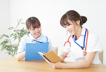 患者さまとご家族の幸せのために、自主的にアイデアを出し合ってより良いクリニックを作ります